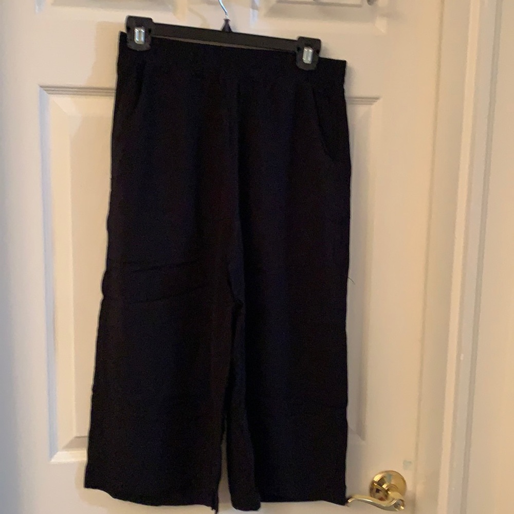 NWT wide leg with elastic waist knee length